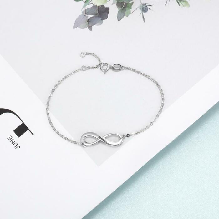 Personalized Link Chain Infinity Bracelets with Customized Name