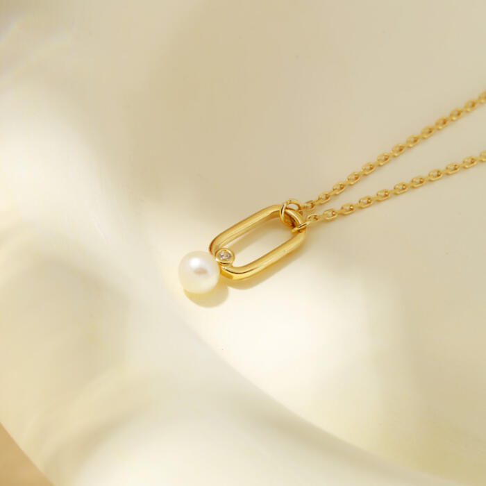 Gold Square Pendant Necklace with Diamond and Pearl