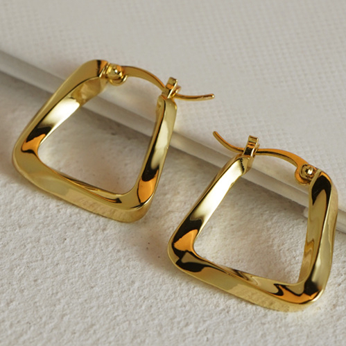 Trapezoidal Gold Hoop Earrings in Thick 14k Gold Plating